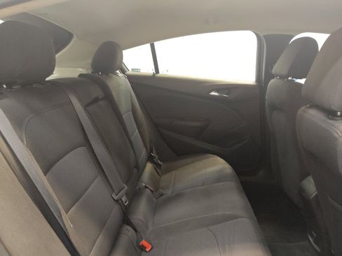 Used 2018 Chevrolet Cruze LT FWD image 19