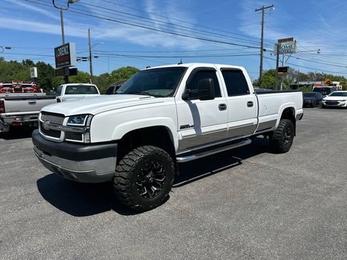 Used 2004 Chevrolet Silverado 2500 LT AWD/4WD image 1