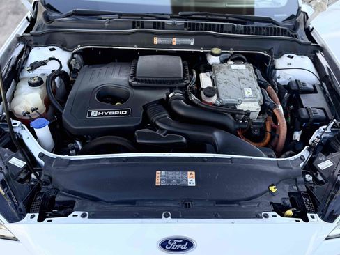 Used 2018 Ford Fusion SE w/ Equipment Group 602A FWD image 25