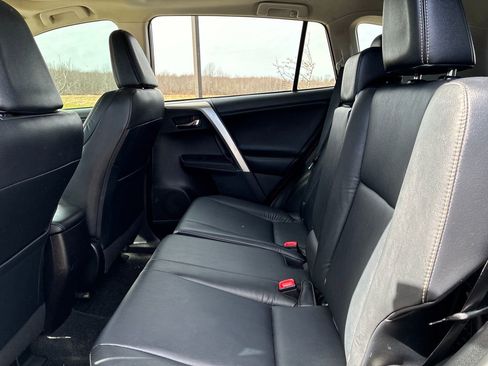 Used 2014 Toyota RAV4 Limited image 16