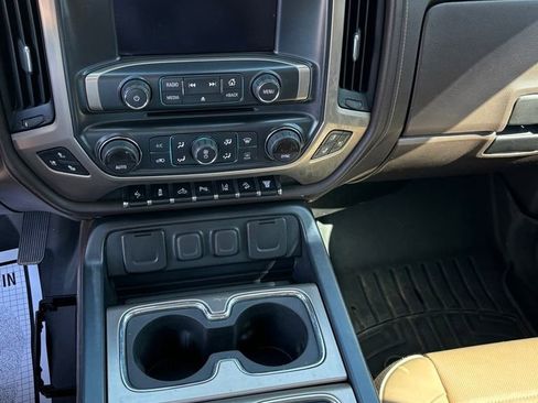 Used 2017 GMC Sierra 2500 Denali w/ Duramax Plus Package AWD/4WD image 17