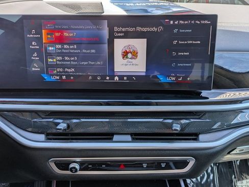 Used 2024 BMW X7 xDrive40i w/ Premium Package AWD/4WD image 15