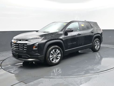 Used 2025 Chevrolet Equinox LT AWD/4WD image 1