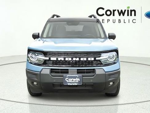 Used 2025 Ford Bronco Sport Outer Banks w/ Outer Banks Tech Package+ AWD/4WD image 2