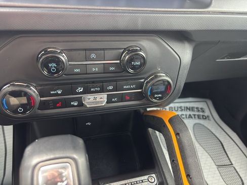 Used 2024 Ford Bronco Badlands w/ Sasquatch Package AWD/4WD image 27