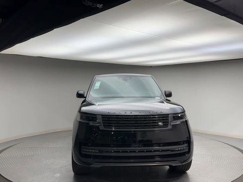 Used 2024 Land Rover Range Rover SE AWD/4WD image 3