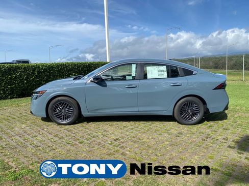 New 2026 Nissan Sentra SV w/ Floor Mat Package FWD image 4