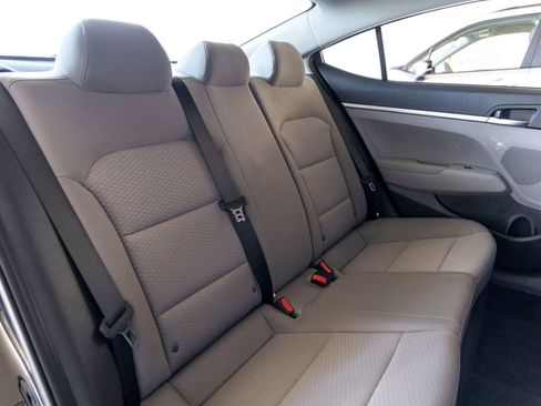 Used 2020 Hyundai Elantra SE image 28