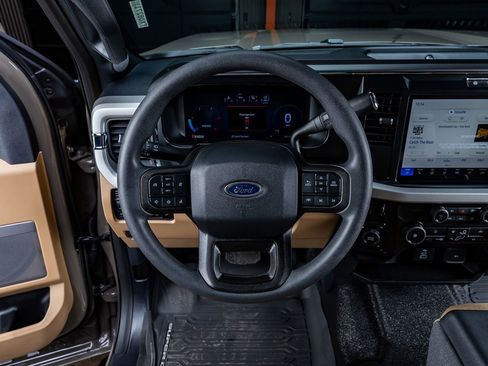 Used 2026 Ford F450 XLT w/ XLT Premium Package image 18