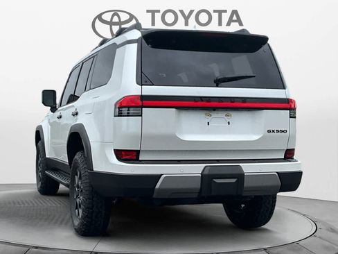 Used 2025 Lexus GX 550 AWD/4WD image 4