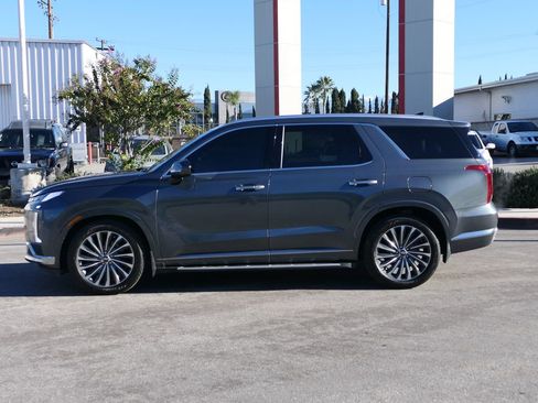 Used 2024 Hyundai Palisade Calligraphy image 6