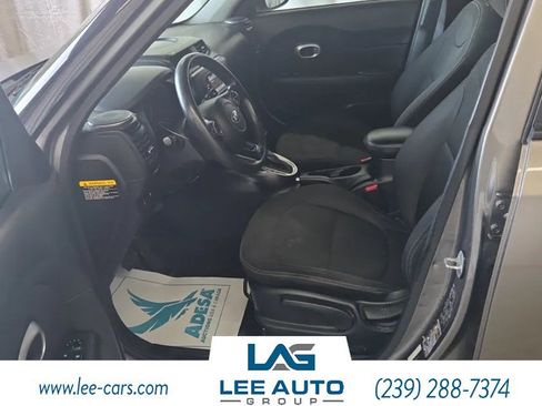 Used 2019 Kia Soul FWD image 5