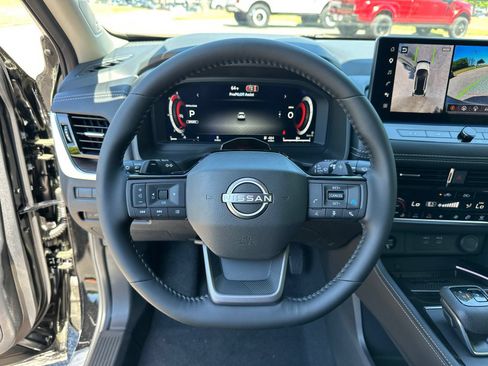 New 2026 Nissan Rogue Platinum w/ Tech Package AWD/4WD image 22
