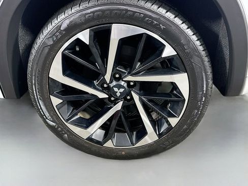 Used 2023 Mitsubishi Outlander SEL AWD/4WD image 30