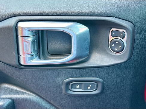 Used 2021 Jeep Wrangler Sport image 19