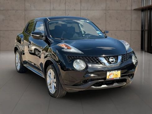 Used 2015 Nissan Juke SV FWD image 2