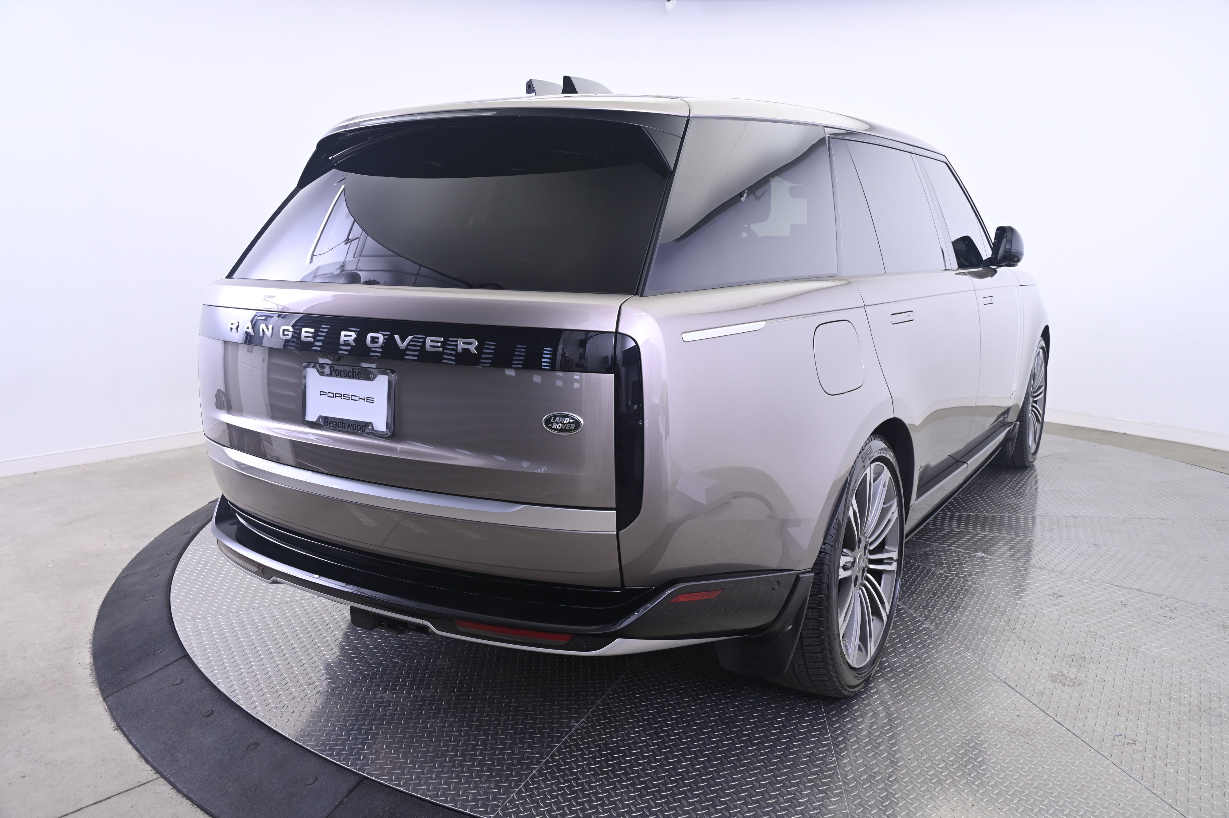 Used 2023 Land Rover Range Rover Long Wheelbase Autobiography AWD/4WD image 7