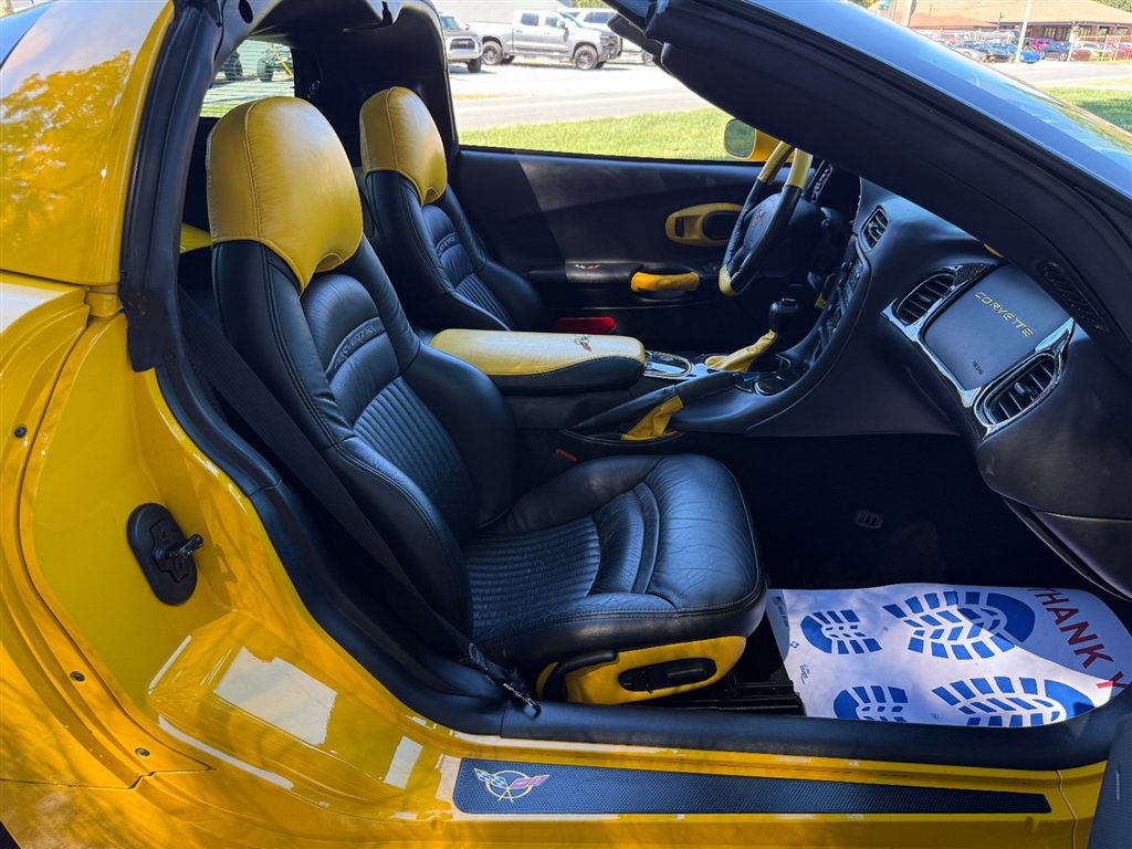 Used 2003 Chevrolet Corvette Coupe w/ Preferred Equipment Group RWD image 60