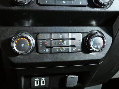 Certified 2020 Ford F150 XLT w/ Equipment Group 302A Luxury AWD/4WD image 22