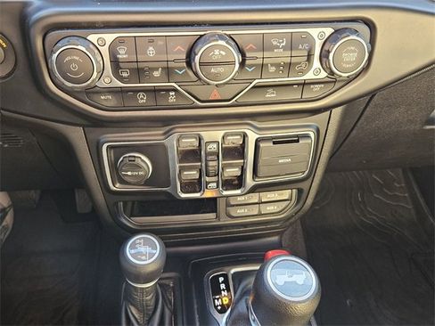 Used 2021 Jeep Wrangler Unlimited Sport image 19