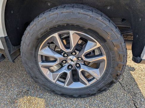 Used 2021 Chevrolet Silverado 1500 High Country image 30