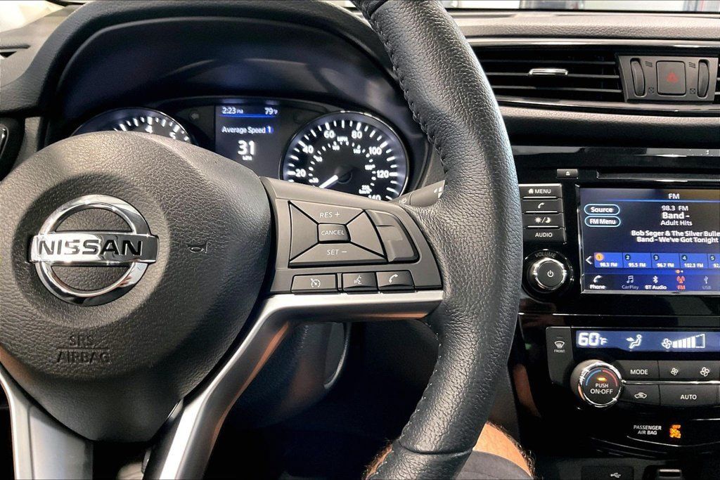 Used 2019 Nissan Rogue SV AWD/4WD image 13