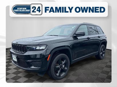 Used 2023 Jeep Grand Cherokee Altitude