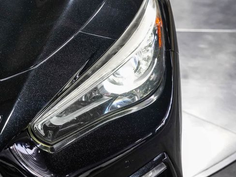 Used 2018 INFINITI Q50 Red Sport 400 w/ Sensory Package (Sport) RWD image 7