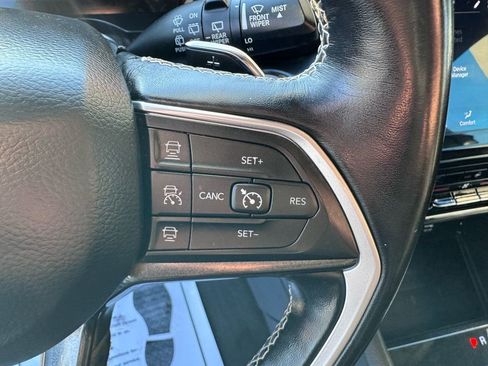 Used 2021 Jeep Grand Cherokee L Laredo image 18