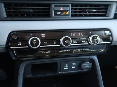 New 2025 Honda Pilot Touring image 23