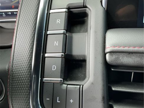 Used 2022 Chevrolet Suburban RST w/ Luxury Package image 41