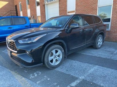 Used 2021 Toyota Highlander LE