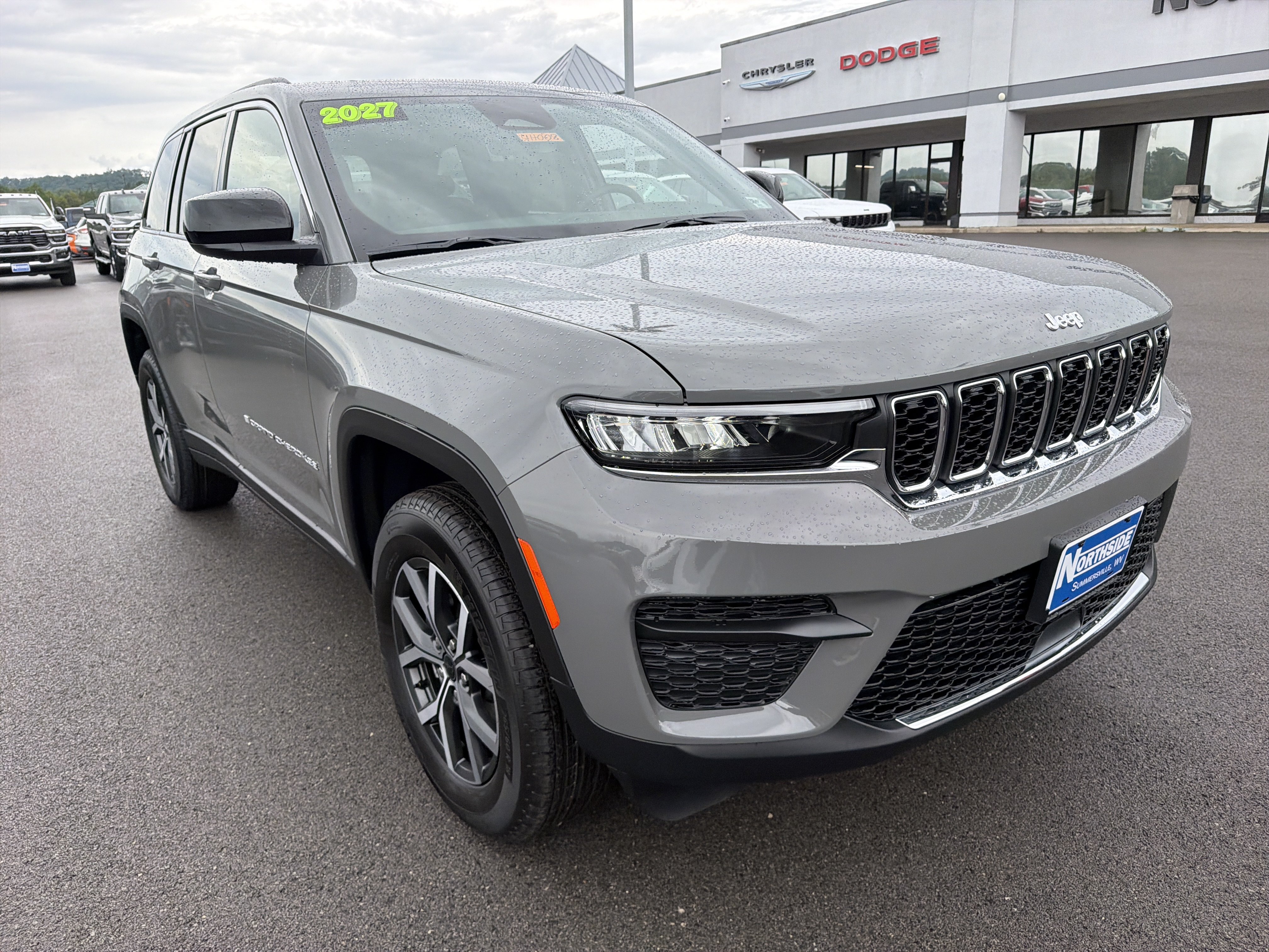 New 2027 Jeep Grand Cherokee Laredo X AWD/4WD image 3