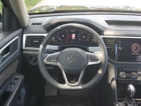 Certified 2023 Volkswagen Atlas SE FWD image 18