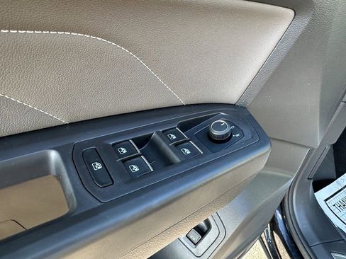 Used 2023 Volkswagen Atlas Cross Sport SE image 22