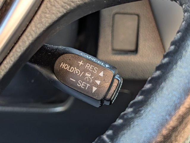 Used 2018 Toyota RAV4 XLE FWD image 21