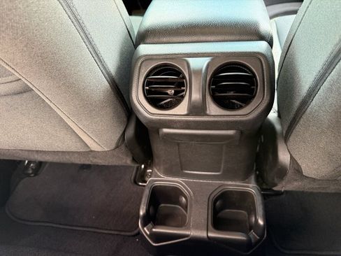 Used 2024 Jeep Wrangler Sport AWD/4WD image 19