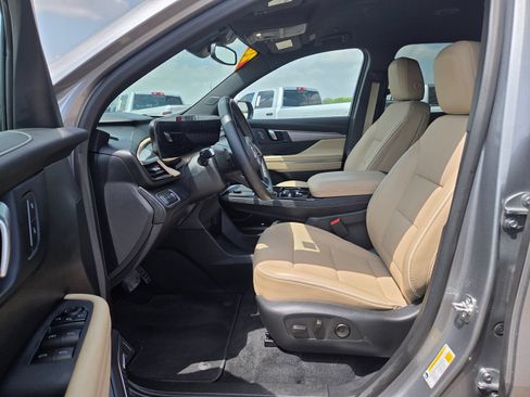 Used 2026 Buick Enclave Preferred FWD image 12