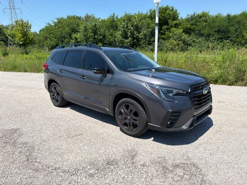 Certified 2023 Subaru Ascent Onyx Edition AWD/4WD image 9