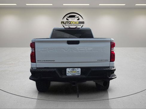 Used 2024 Chevrolet Silverado 2500 Custom w/ Custom Value Package image 6