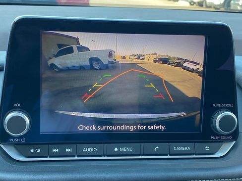 Used 2023 Nissan Rogue SV w/ SV Premium B Package FWD image 16