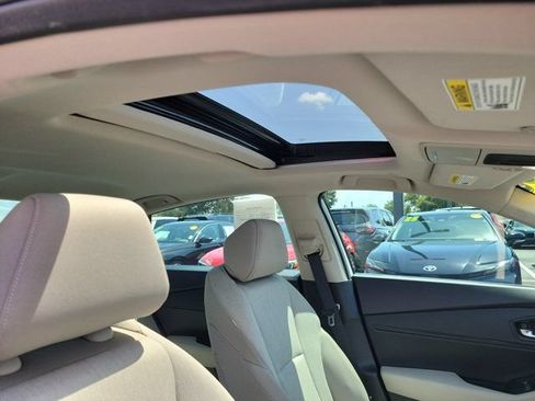Certified 2025 Honda Accord SE image 9