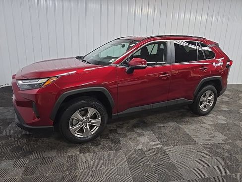Used 2022 Toyota RAV4 XLE AWD/4WD image 6