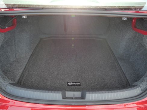 Certified 2025 Volkswagen Jetta Sport image 18