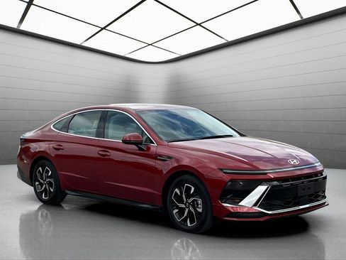 Used 2025 Hyundai Sonata SEL image 3