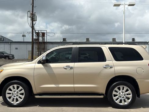 Used 2014 Toyota Sequoia Platinum RWD image 2
