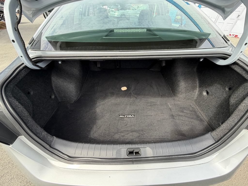 Used 2023 Nissan Altima 2.5 SV w/ SV Premium Package AWD/4WD image 12