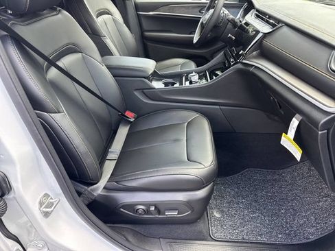 New 2026 Jeep Grand Cherokee L Limited AWD/4WD image 13