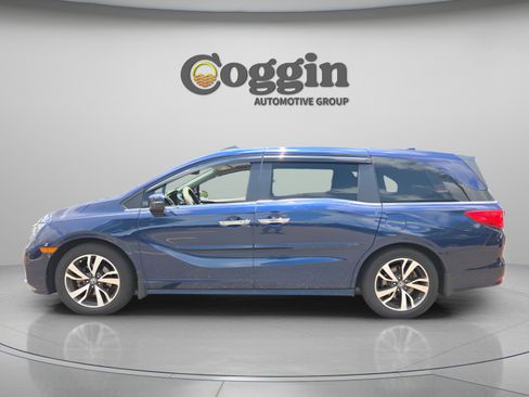 Used 2023 Honda Odyssey Touring image 2