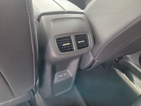 Used 2023 Buick Envision Essence AWD/4WD image 6